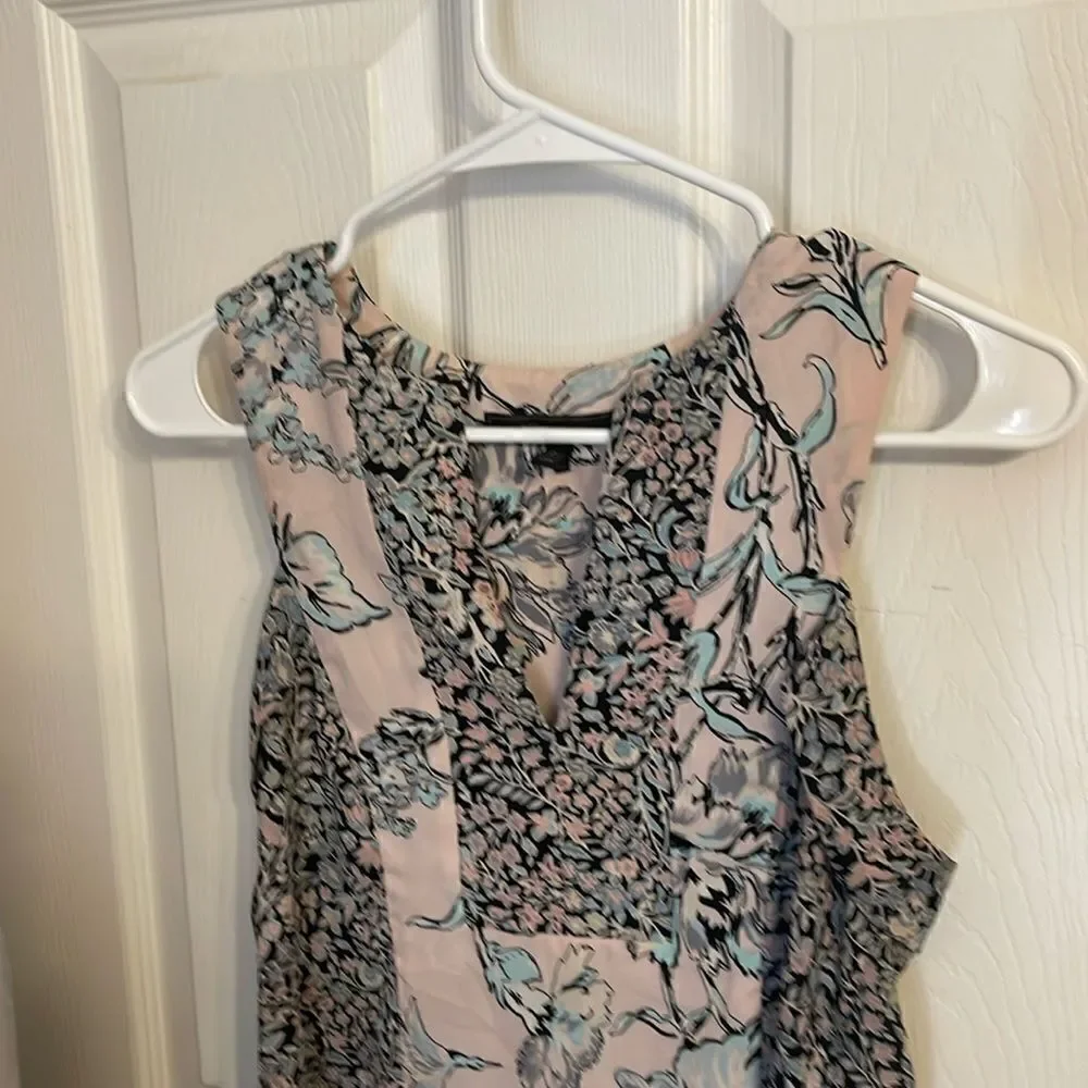 BCBG MaxAzria VickyDusty RosePinkFloralPink SleevlessBlouseTank XXSmall EUC